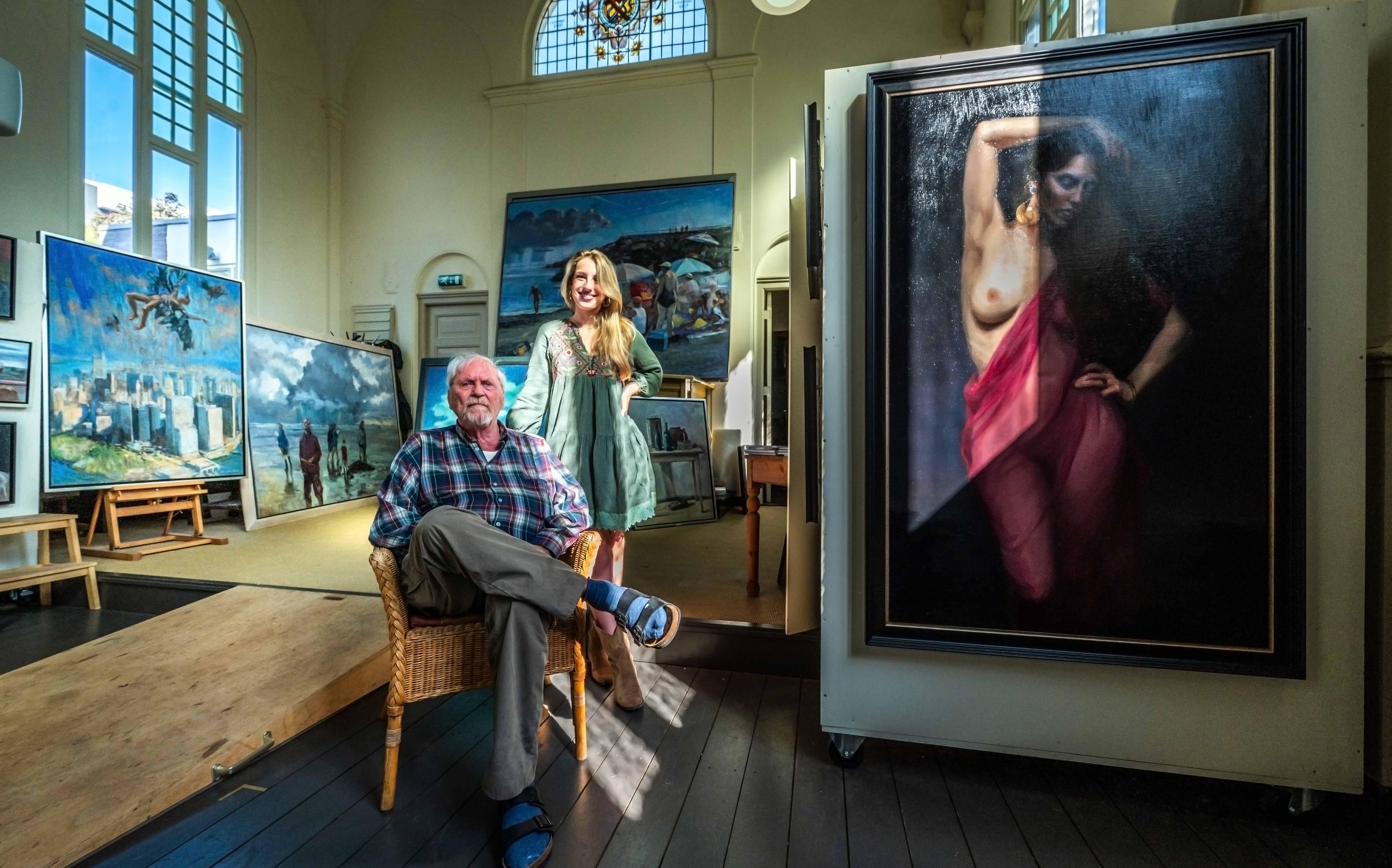 Fleur en Jan in het kerkje van Jan